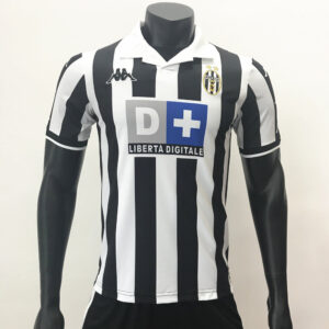 Juventus 1999/00 Home Retro Jersey