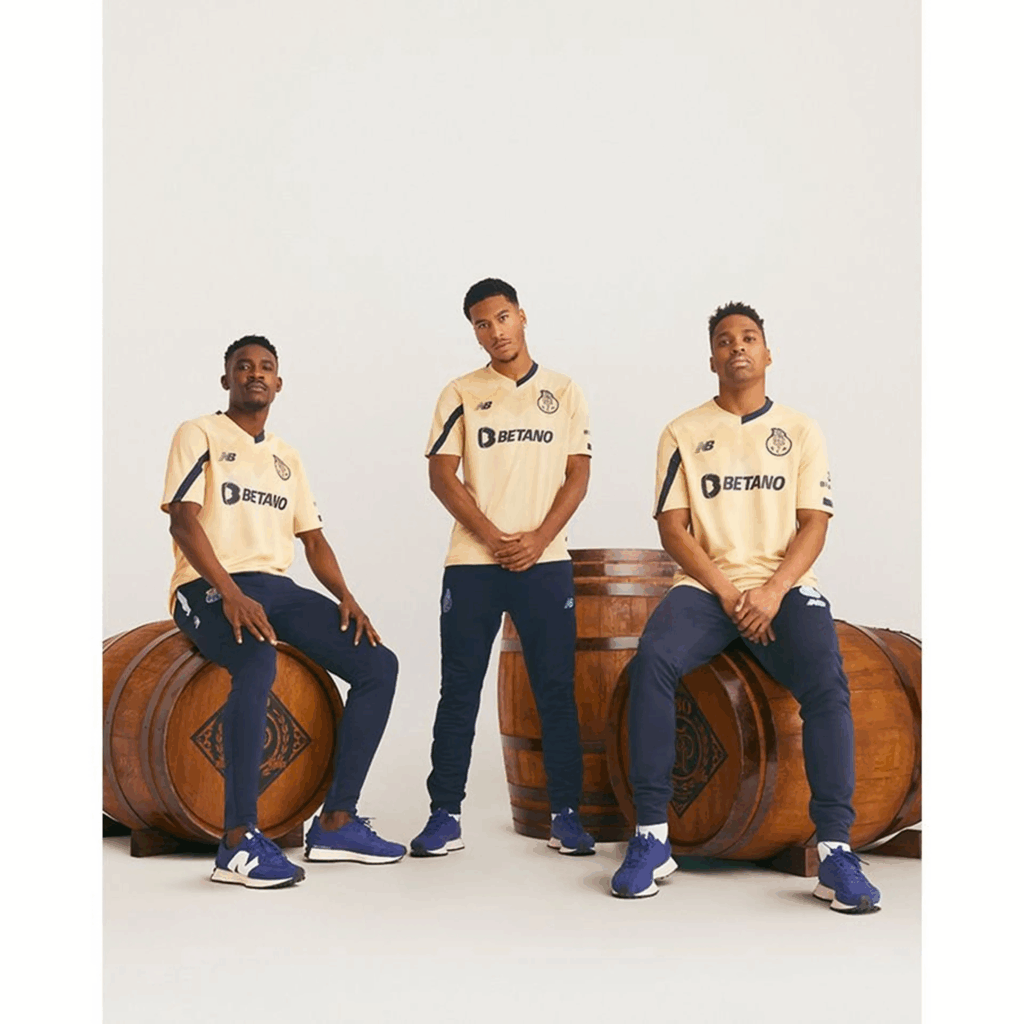 The Football Culture and Sentiment Behind FC Porto Retro Jerseys image 29