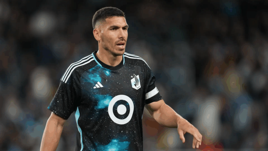2025 Minnesota United Home Jersey Review: Design & Fit image 116