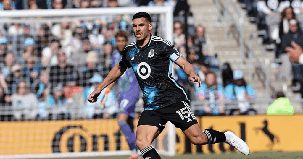 2025 Minnesota United Home Jersey Review: Design & Fit image 118