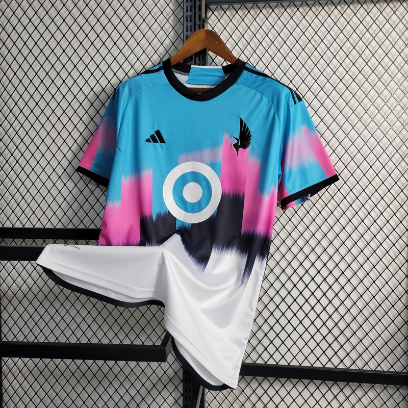 How to Style Your Minnesota United Throwback Jersey image 126