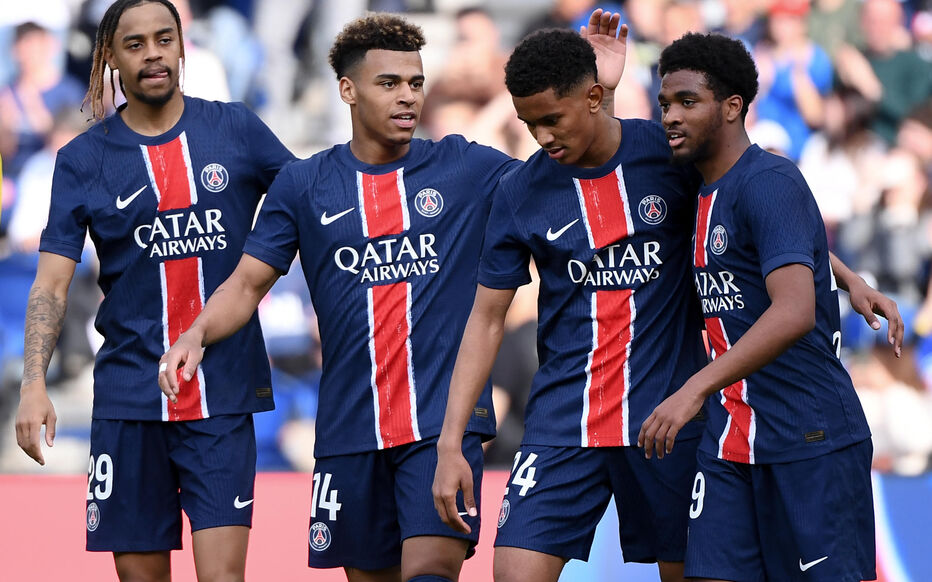 PSG 2025-26 Home Kit Review: Design, Fan Reactions & Sizes