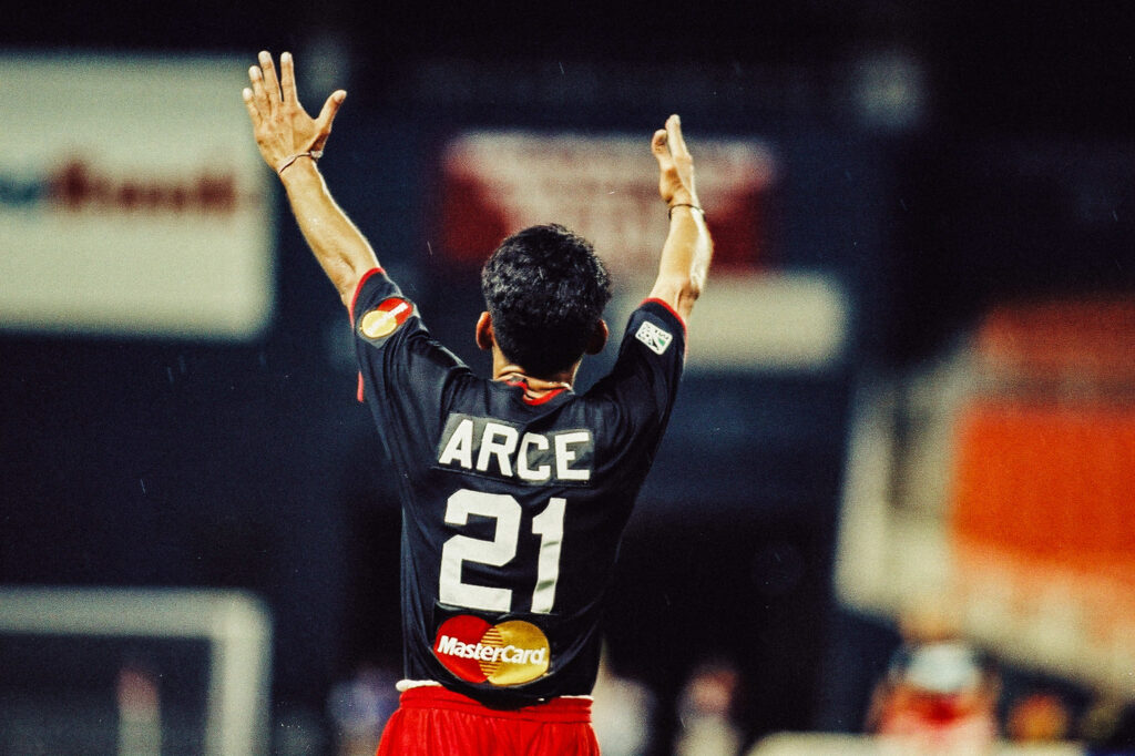 The Collector’s Blueprint: Why the 1996 Raúl Díaz Arce D.C. United Jersey is a Portfolio Essential edhvgjko5acvs6poudnt